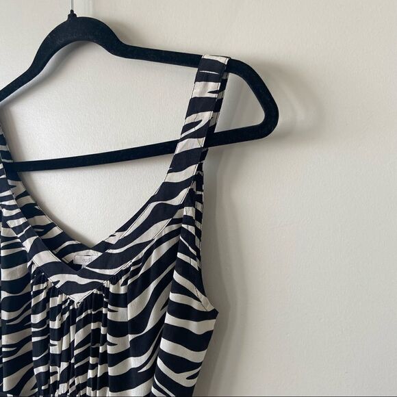 Urban Outfitters-Ecote Silk Zebra Printed Tie Back Sleeveless blouse (Small) - Picture 5 of 8